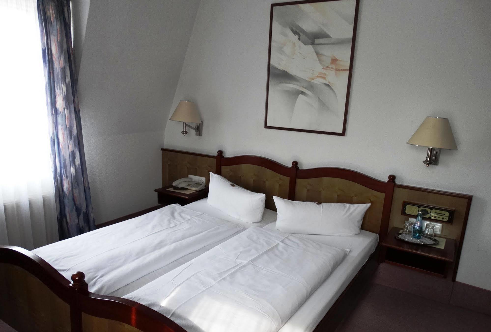 Kipping Am Hauptbahnhof Hotel 3*